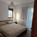 Elegant Two Bedroom - Location Lejlighed *