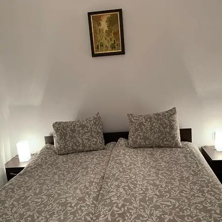 Lejlighed Elegant Two Bedroom - Location *