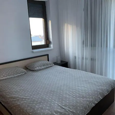 Elegant Two Bedroom - Location Lejlighed *